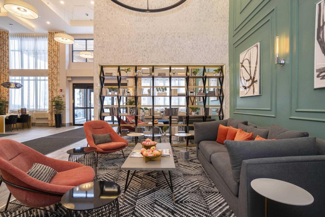 Sandman Signature Sherwood Park Hotel Bagian luar foto
