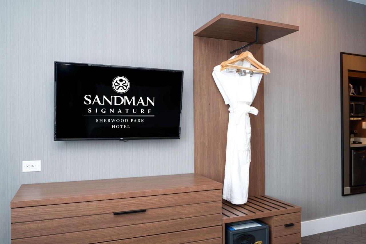 Sandman Signature Sherwood Park Hotel Bagian luar foto