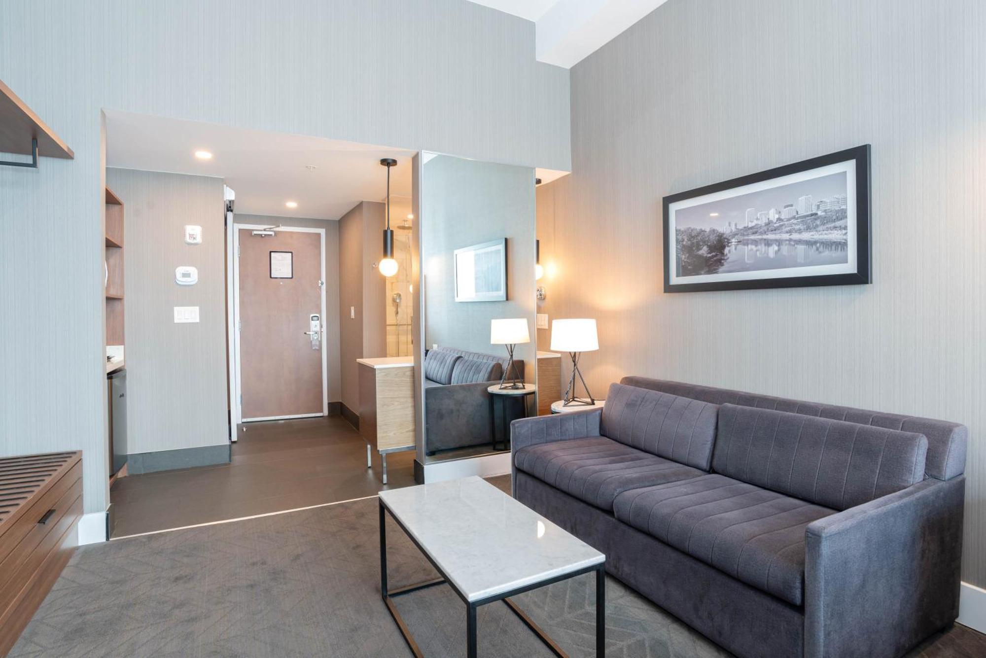 Sandman Signature Sherwood Park Hotel Bagian luar foto