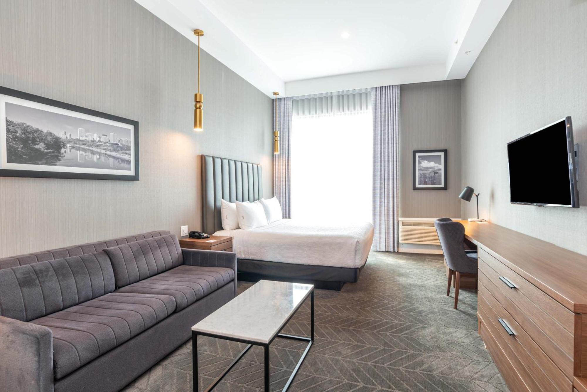 Sandman Signature Sherwood Park Hotel Bagian luar foto